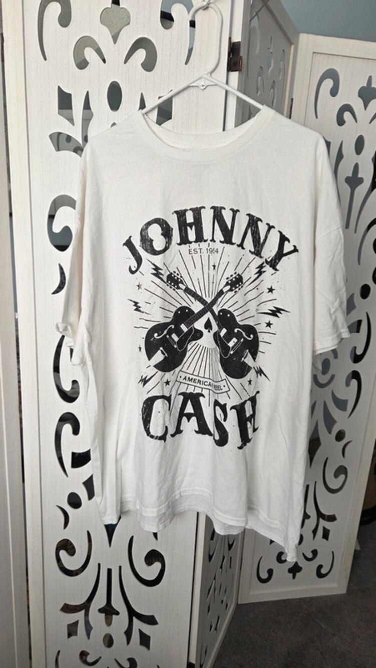 Johnny Cash Graphic T Shirt White American Rebel Guitar Print XL nwot Tee